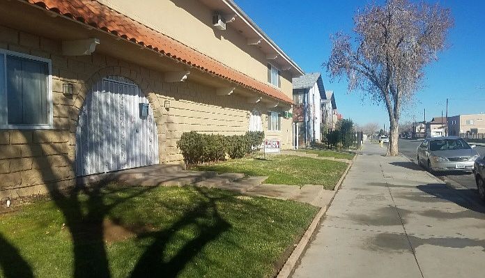 1st image of 38521 5th St E APT 6