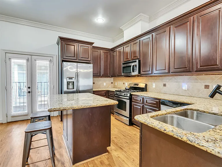 2540 Prospect St #B — Photo 9
