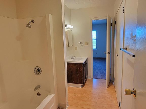 4th image of 3404 Box Canyon Ave