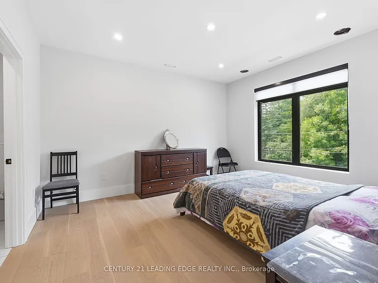 1362 Devon Rd — Photo 33