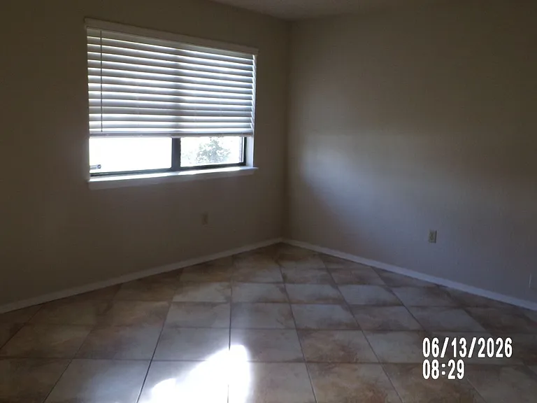 2607 NE Dearborn Ave — Photo 3