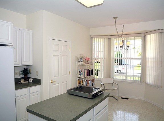 3rd image of 12962 Applewood Dr