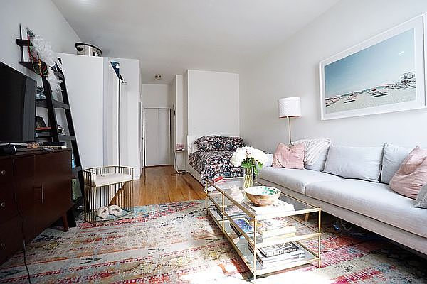 1st image of 1409 2nd Ave APT 4c