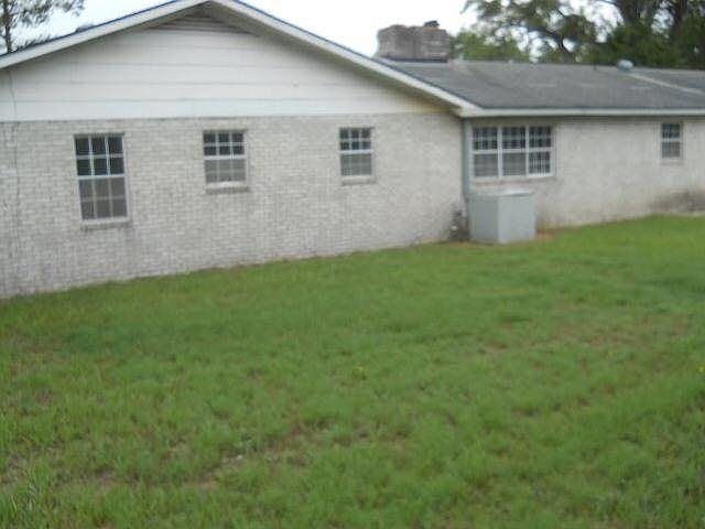 2nd image of 4652 Moore Rd
