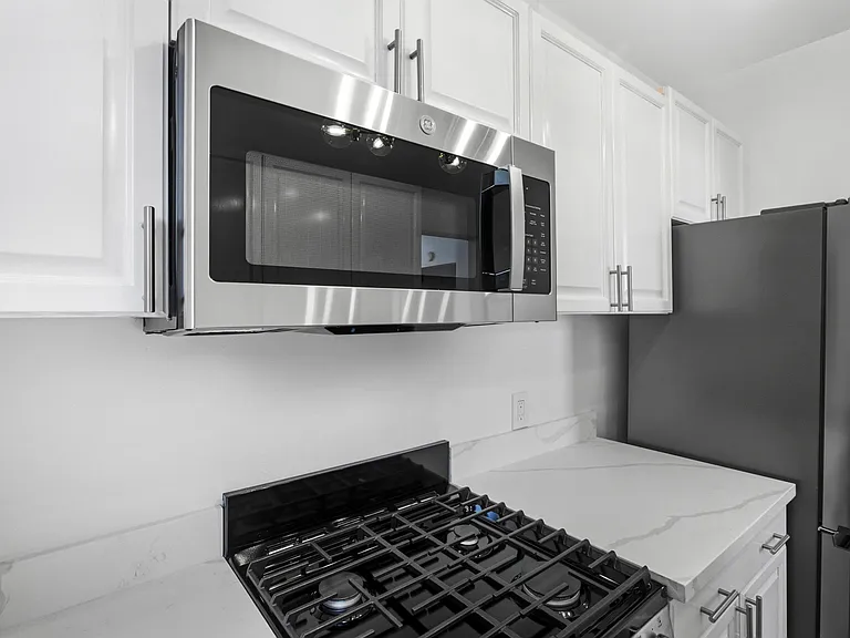 452 Oak St #4 — Photo 14