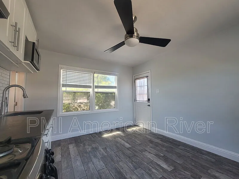 Studio, 1.0 bath, 400 sqft, $1,450 — Photo 2