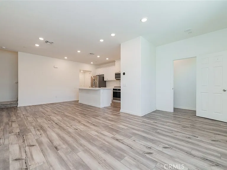 3977 E Huntington St — Photo 4