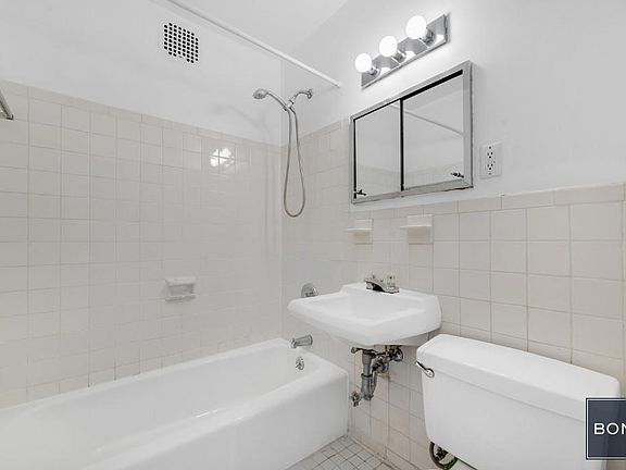 5th image of 87 Saint Marks Pl APT 2A