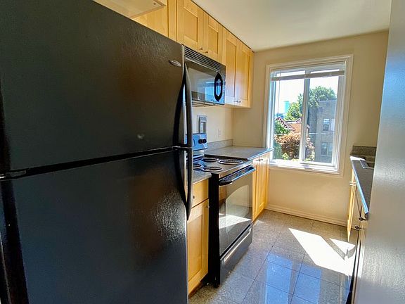 4th image of 1703 E Union St #1134-301