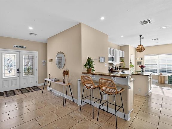 5th image of 658 Rue Saint Michael