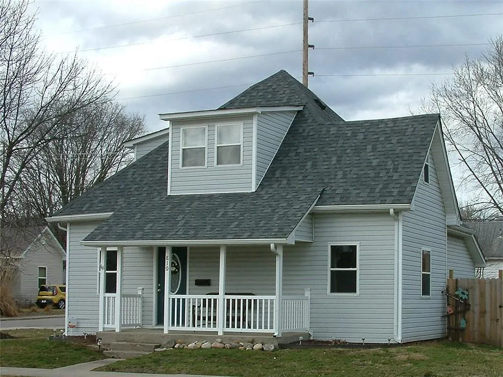 810 E Morgan St photo 1