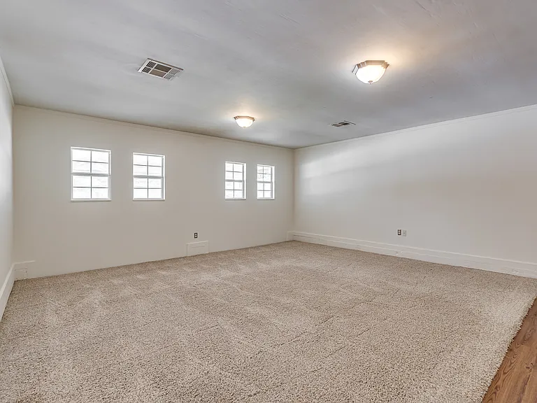 106 N Norman Ave — Photo 29
