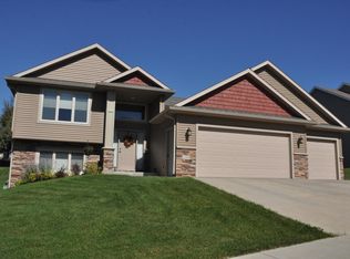 2344 Ponderosa Dr SW, Rochester, MN 55902