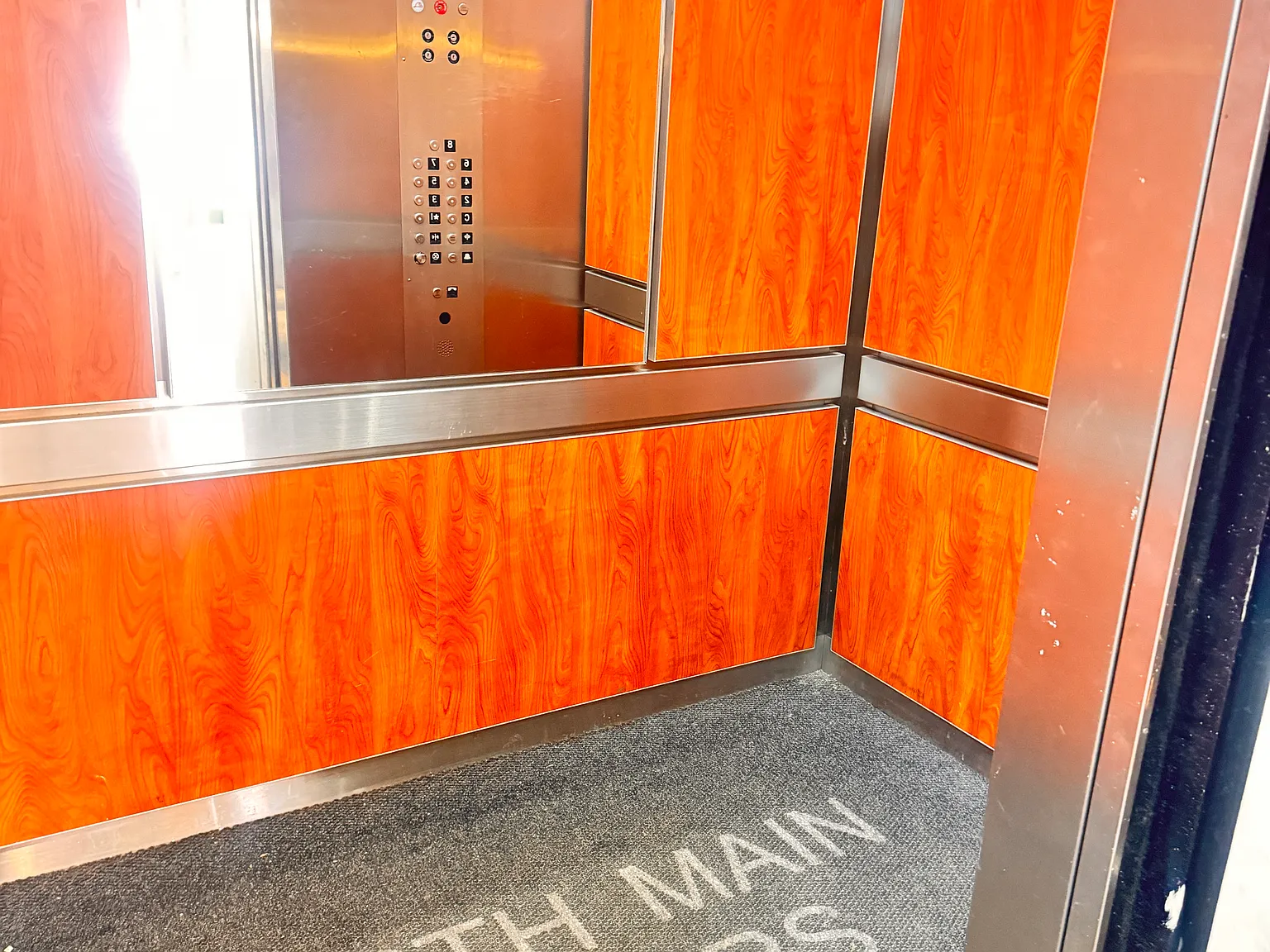 2 bed, 900 sqft, $3,100 — Photo 4