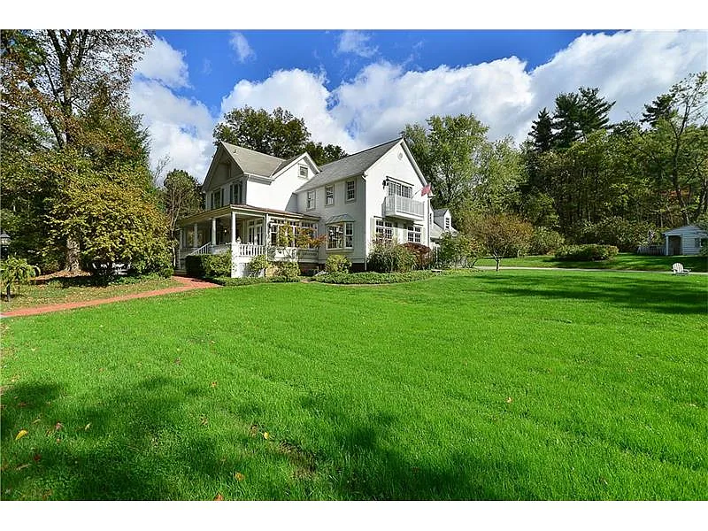 1110 Fox Chapel Rd photo 1
