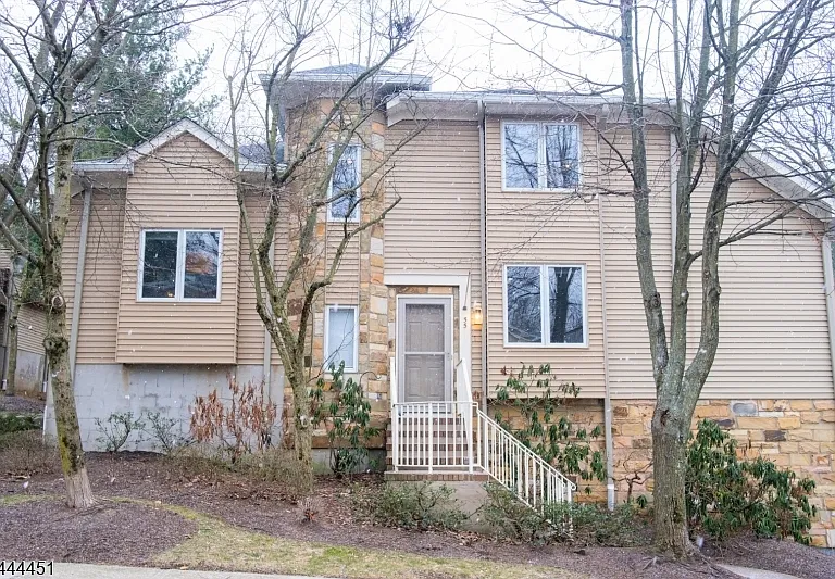 55 Clarken Dr — Photo 4
