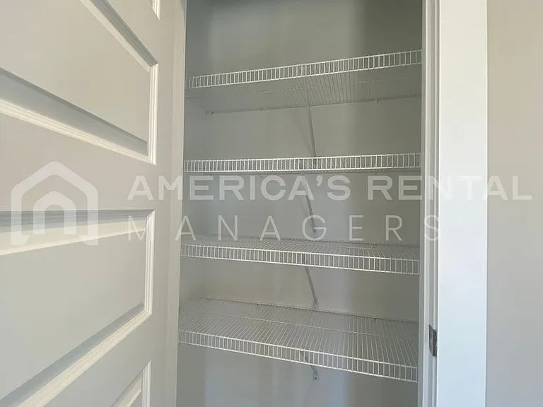 145 White Oak Cir — Photo 6