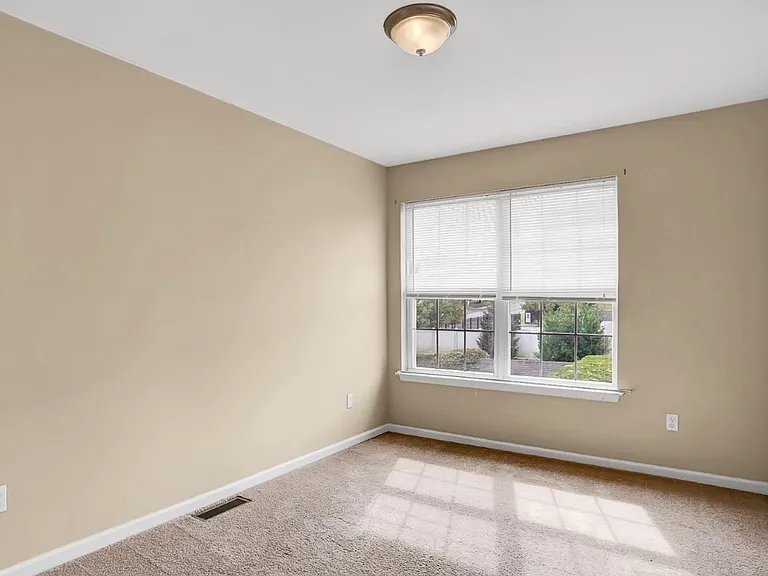 678 Walnut Tree Dr — Photo 17