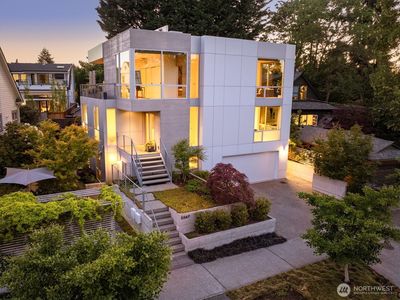 5567 Wallingford Avenue N, Seattle, WA, 98103