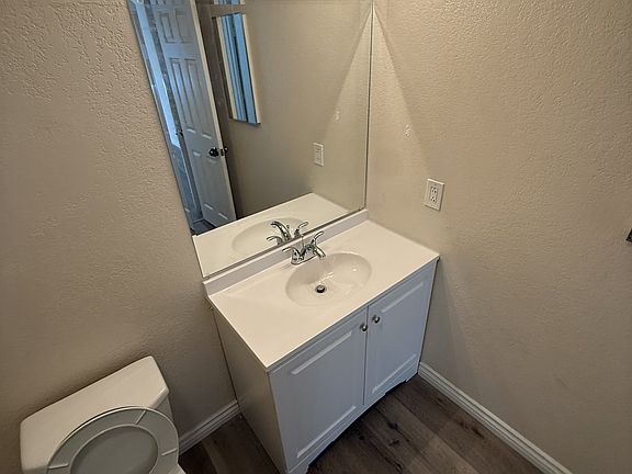 4th image of 1160 Allen Ave APT 10