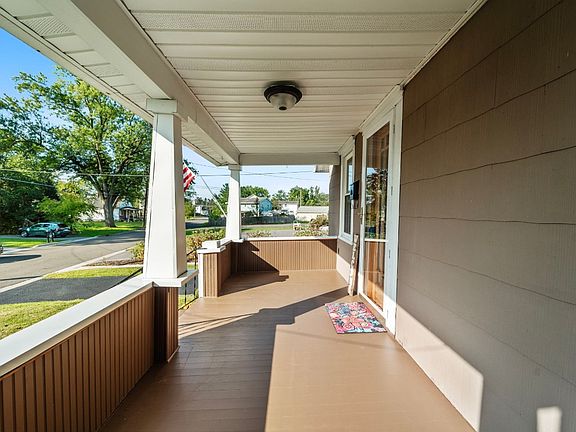 3rd image of 33 Woodland Ave