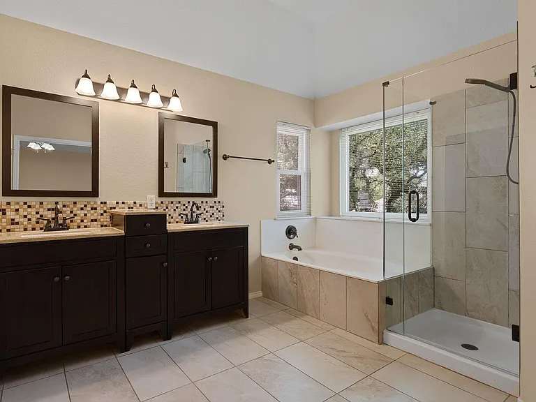 2104 Lobelia Dr — Photo 22