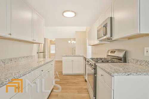 5th image of 1480 Cain Ct N