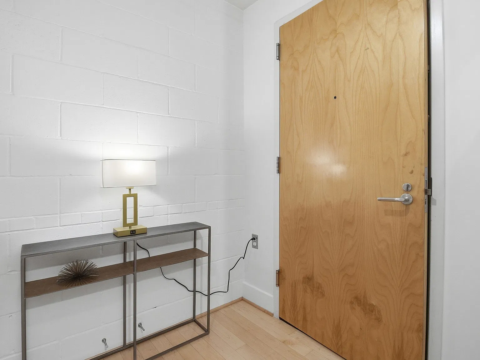 2 bed, 792 sqft, $3,300 — Photo 2
