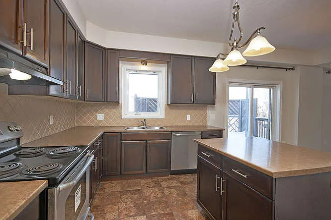 864 Teakwood Ln — Photo 11