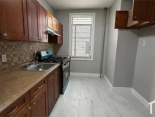 1151 Grant Ave — Photo 7