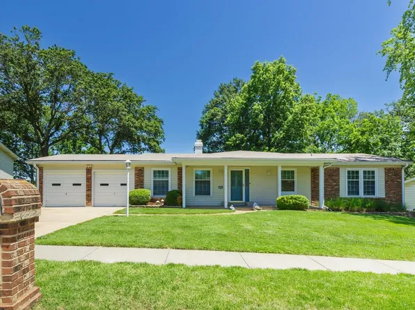 12319 Worthington Dr, Saint Louis, MO 63128