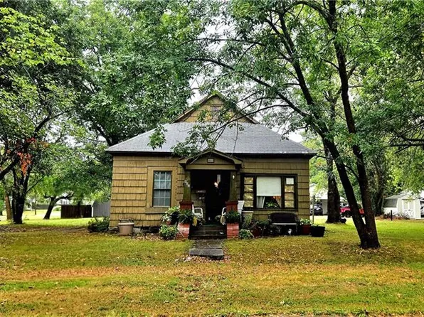 903 E 10th St, Pittsburg, KS 66762