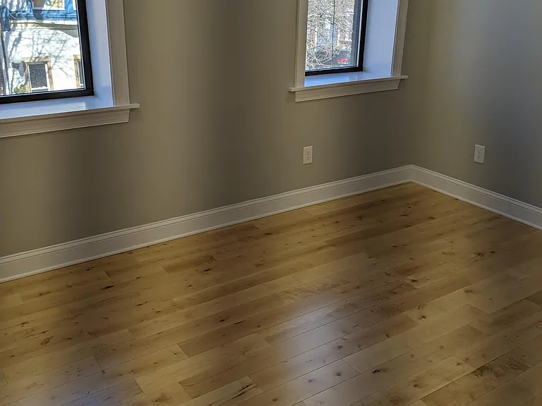 922 Catharine St — Photo 19
