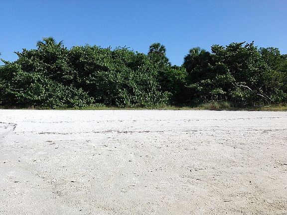 4th image of 300 Seabreeze Dr