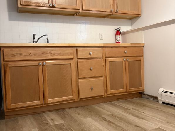 129 Curtis Ave #1