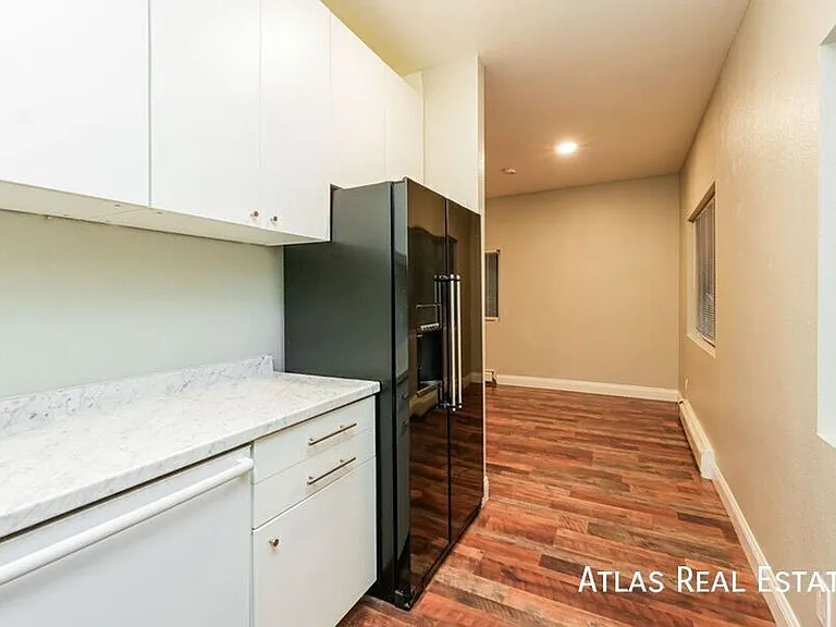 406 S 10th St #2 — Photo 13