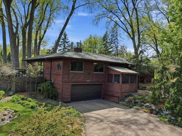 15213 Boulder Creek Dr, Minnetonka, MN 55345