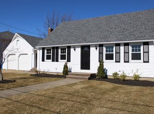 111 Wayland Ave, Cranston, RI 02920