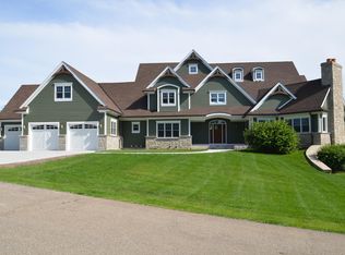 1527 Muirfield Ct, Lake Geneva, WI 53147