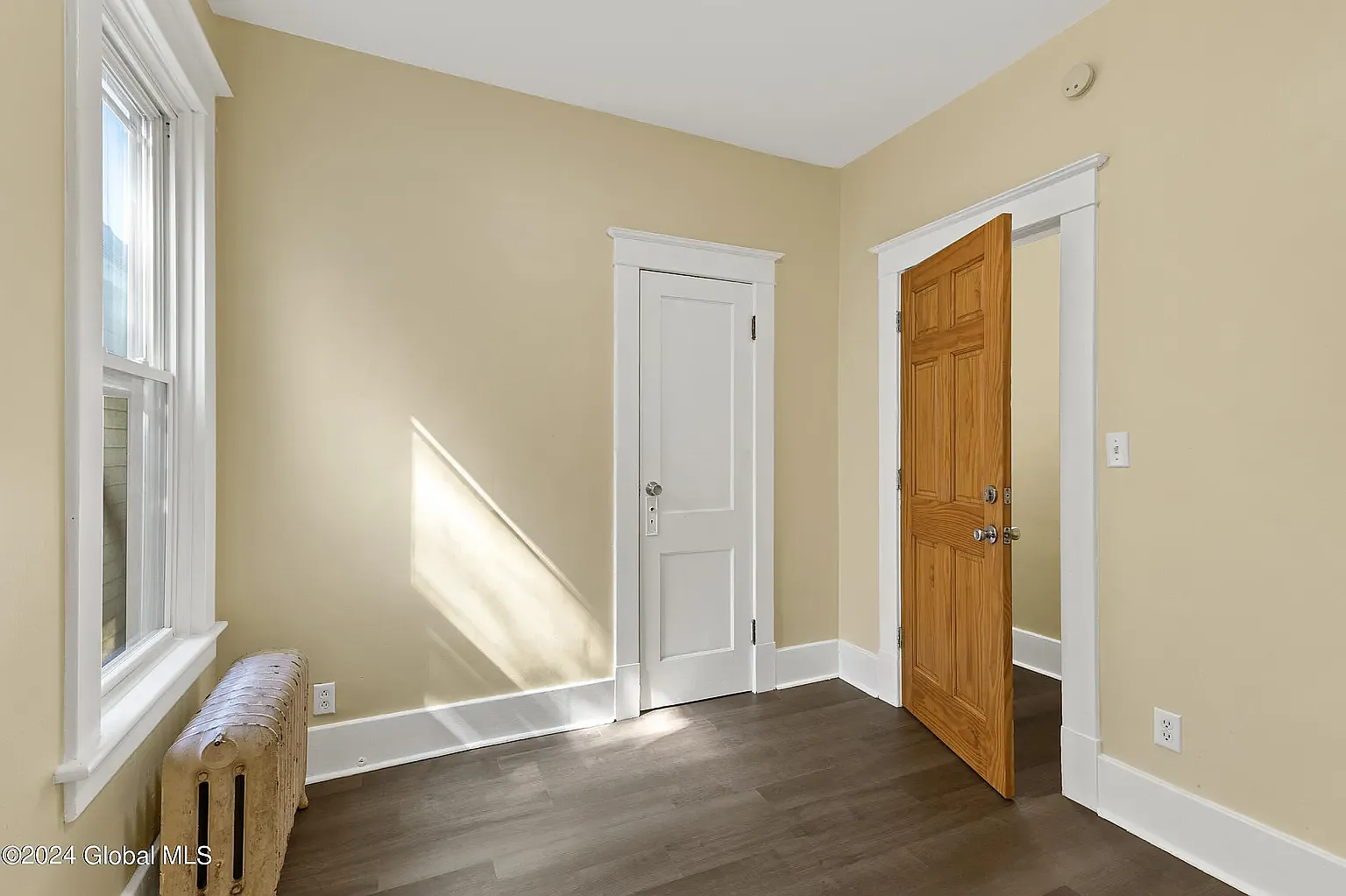 345 Myrtle Ave — Photo 4