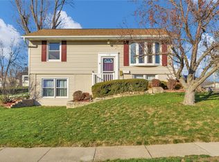 5432 Skyline Dr NW, Cedar Rapids, IA 52405