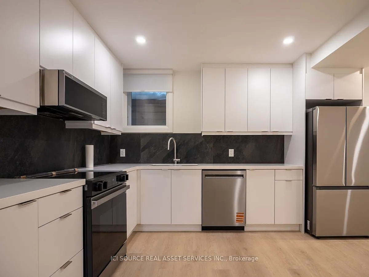 Building Photo - 168 Annette St #C