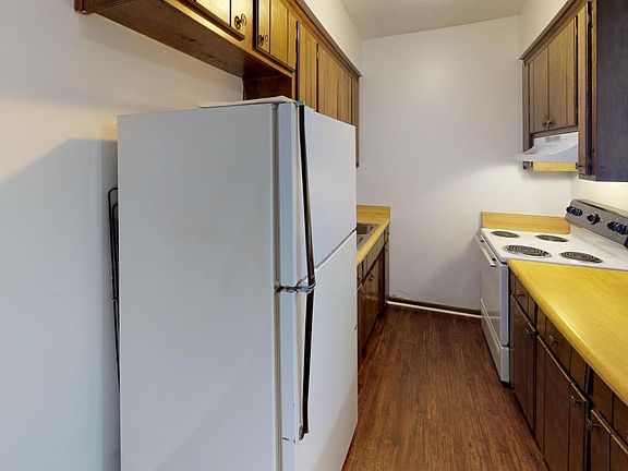 4th image of 15 Melissa Ct #15