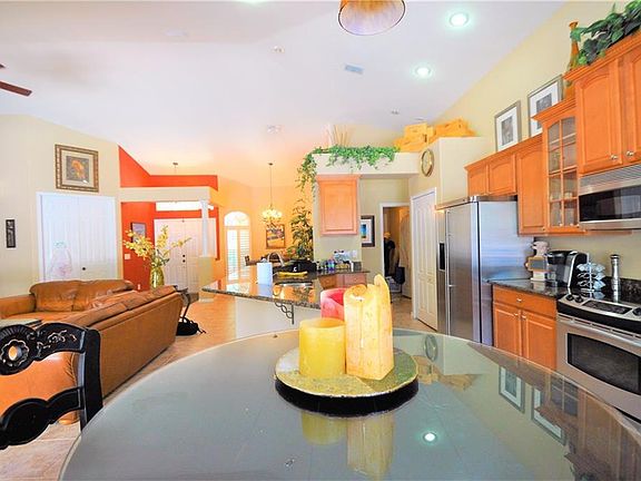 4th image of 352 Liam Ave