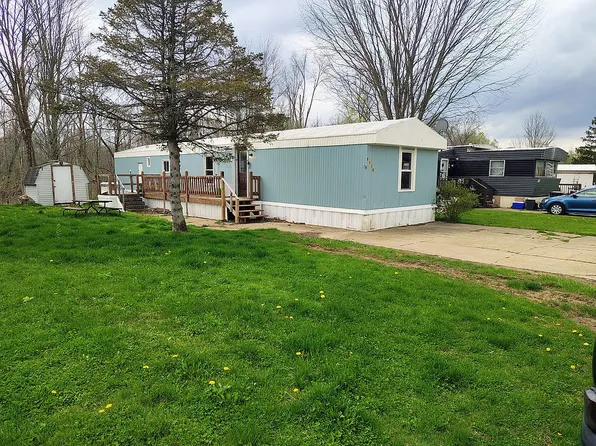 6408 Linda Ln, Ravenna, OH 44266