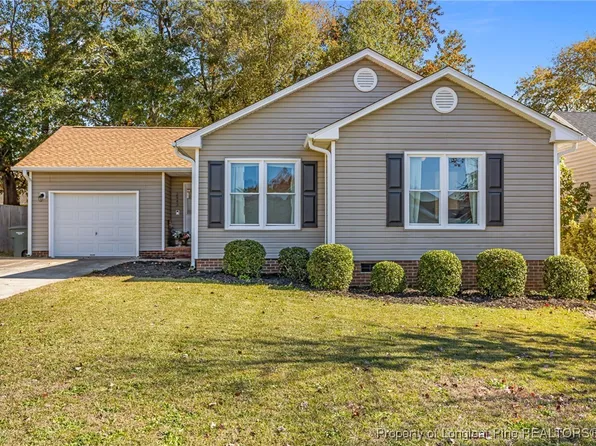 2943 Chillingworth Dr, Hope Mills, NC 28306