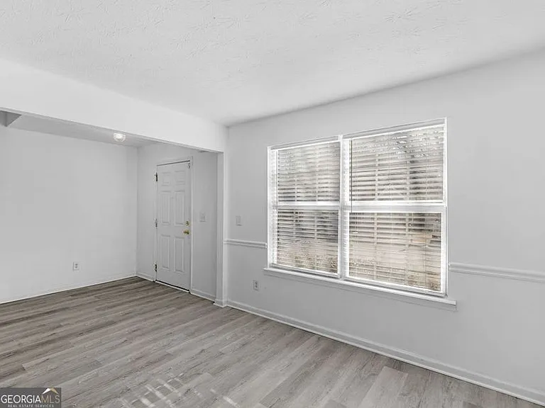 305 Nunnally Dr — Photo 5