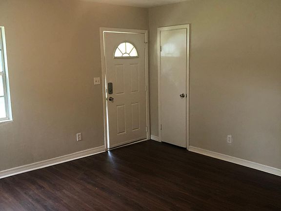 3rd image of 1077 Huron St