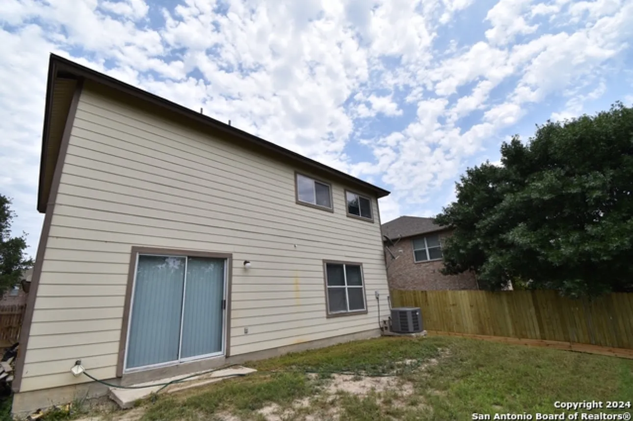 3 bed, 2.5 bath, 1698 sqft, $1,650 — Photo 4