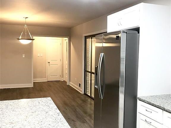5th image of 2599 Leafmore Dr SE